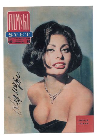 Lot #867 Sophia Loren Signed Photographs - Image 2