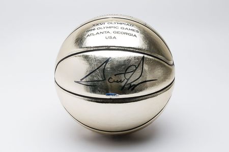 Lot #1057 Scottie Pippen Basketballs - Image 2