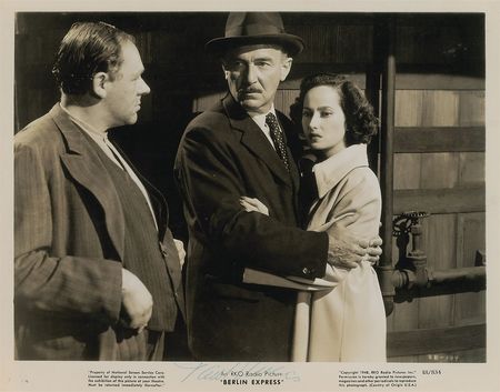 Lot #789 Academy Award Winners Signed Photographs - Image 5