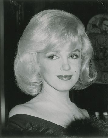 Lot #874 Marilyn Monroe Photograph - Image 1