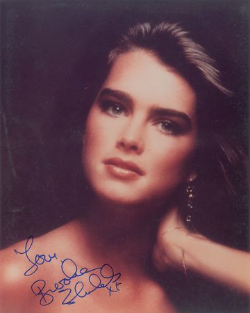 Lot #929  1980s Actresses - Image 5