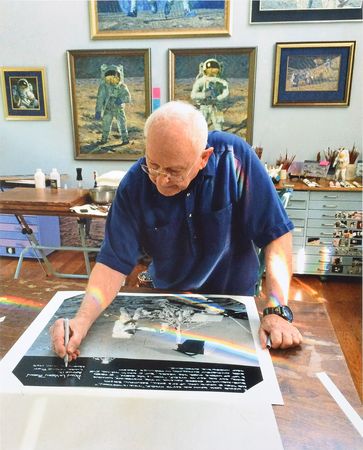 Lot #4366 Alan Bean Signed Photograph - Image 2
