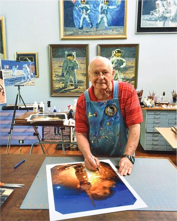 Lot #4368 Alan Bean Signed Photograph - Image 2