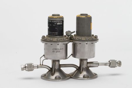 Lot #4221  Apollo CSM LM Helium Pressure Regulator - Image 1