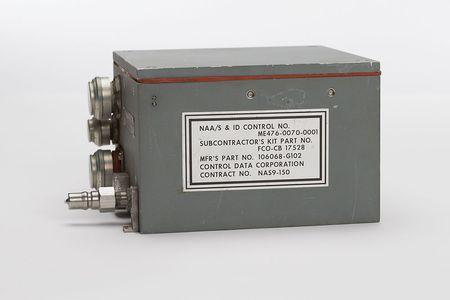 Lot #4172  Apollo CM Guidance & Navigation Computer Buffer - Image 2