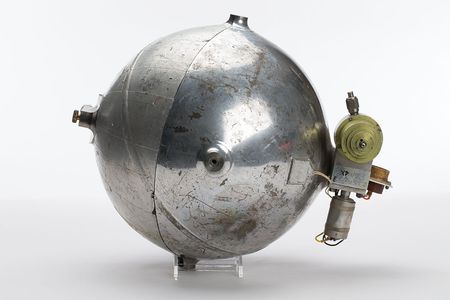 Lot #4723  Surveyor Lunar Lander Propellant Pressurization Tank - Image 1