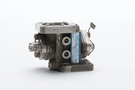 Lot #4232  Saturn APS Quadruple Check Module - Image 1