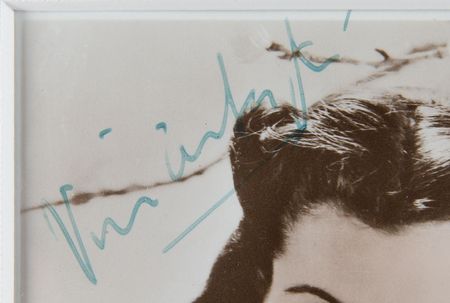 Lot #682 Vivien Leigh: Leigh as Scarlett O'Hara - Image 2