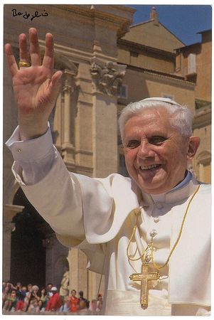 Lot #350 Pope Benedict XVI and Pope Francis Signed Photographs - Image 3