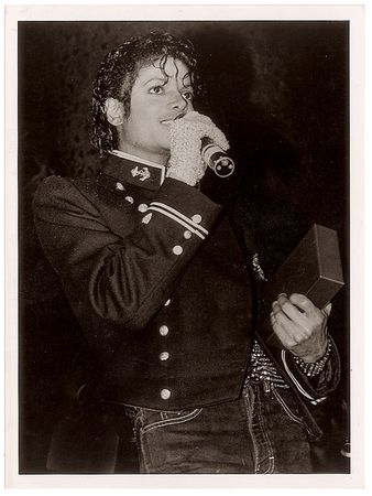 Lot #5160 Michael Jackson 1984 Thriller Tour Original Vintage Photograph - Image 1