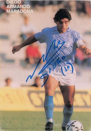 Lot #935 Pele and Diego Maradona Signed Photographs - Image 1