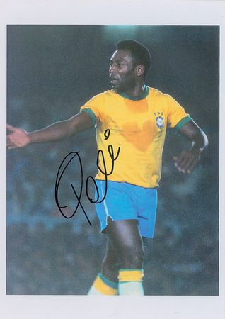 Lot #935 Pele and Diego Maradona Signed Photographs - Image 2