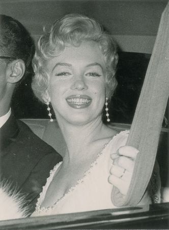 Lot #756 Marilyn Monroe - Image 1