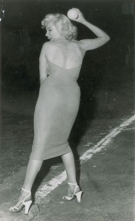 Lot #757 Marilyn Monroe Photograph - Image 1