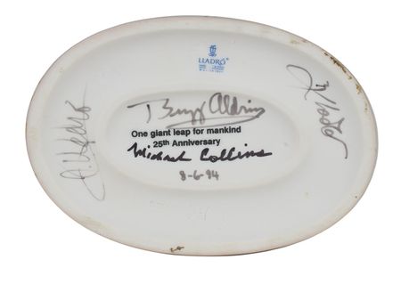 Lot #422 Apollo 11: Aldrin and Collins Statue - Image 2