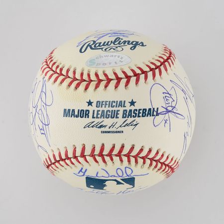 Lot #8276  Chicago White Sox 2005 World Series Champions Team Signed Baseball with 26 Signatures - Image 6
