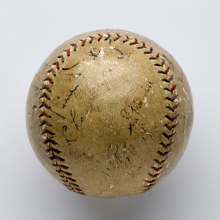 Lot #8234  1930 New York Yankees Signed Baseball with 21 Signatures including Ruth and Gehrig - Image 4