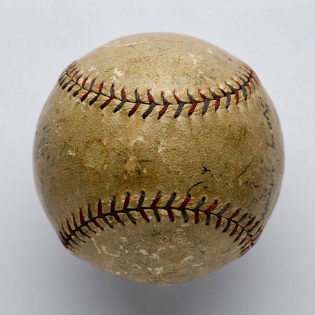 Lot #8234  1930 New York Yankees Signed Baseball with 21 Signatures including Ruth and Gehrig - Image 6