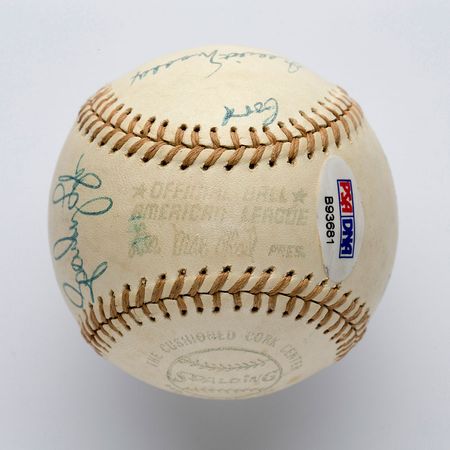 Lot #8258  1974 New York Yankees Signed Baseball with 10 Signatures including Thurman Munson - Image 6