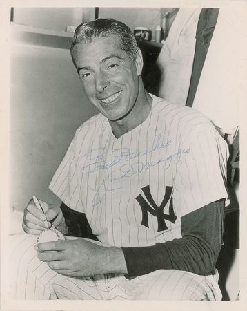 Lot #829 Joe DiMaggio Signed Photographs - Image 1