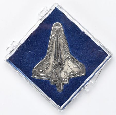 Lot #326 STS-107 Unflown Robbins Medal Robbins Medal - Image 1