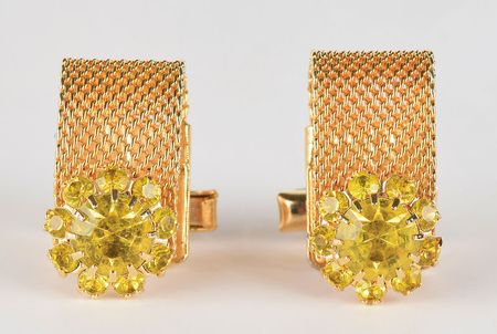 Lot #578 Elvis Presley: Cufflinks worn by the King - Image 1
