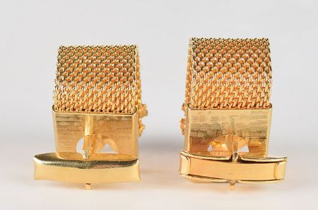 Lot #578 Elvis Presley: Cufflinks worn by the King - Image 2