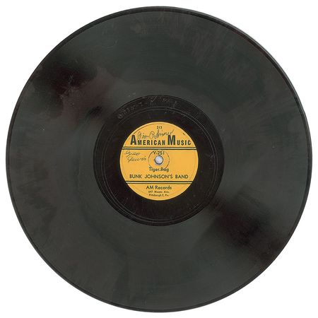 Lot #4289 Willie 'Bunk' Johnson and Band Signed Record - Image 1