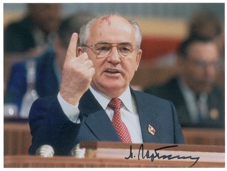 Lot #196 Mikhail Gorbachev Signed Photographs - Image 2