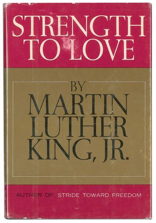 Lot #118 Martin Luther King, Jr: A boldly signed first edition of King’s 1963 sermons - Image 3