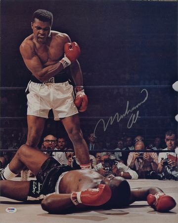 Lot #764 Muhammad Ali Signed Photograph - Image 1