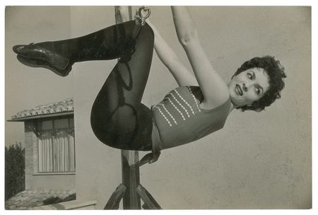 Lot #7305 Gina Lollobrigida Group of (6) Original Photographs by David Seymour - Image 9