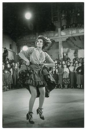 Lot #7320 The Pride and the Passion: Sophia Loren Pair of Original Photographs by Ernst Haas - Image 2