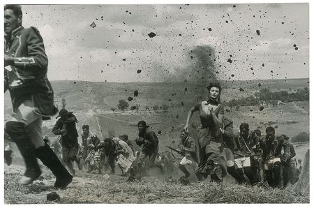 Lot #7323 The Pride and the Passion: Sophia Loren Trio of Original Photographs by Ernst Haas - Image 2