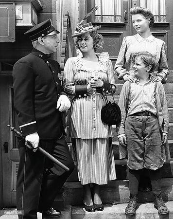 Lot #7257 Lloyd Nolan's Screen-worn Police Coat from A Tree Grows in Brooklyn - Image 6