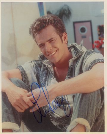 Lot #9538 Luke Perry Signed Photograph - Image 1