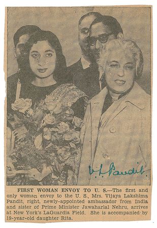 Lot #163 Vijaya Lakshmi Pandit Signed Photographs - Image 3