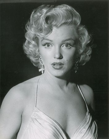 Lot #566 Marilyn Monroe Photograph - Image 1