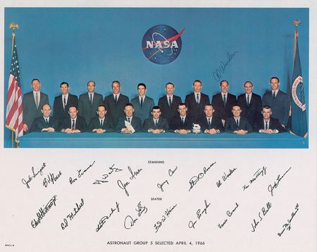 Lot #245 Apollo Astronauts Signed Photographs - Image 4