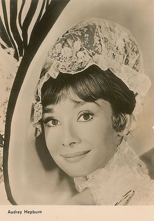 Lot #554 Audrey Hepburn Signature - Image 1