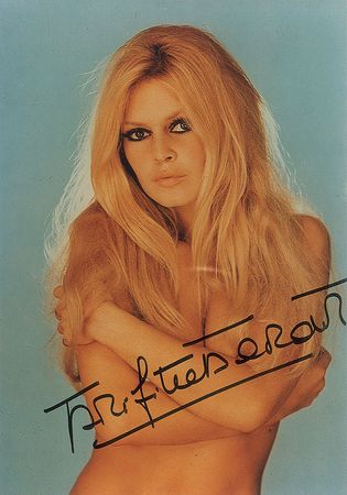 Lot #537 Brigitte Bardot Signed Photographs - Image 3