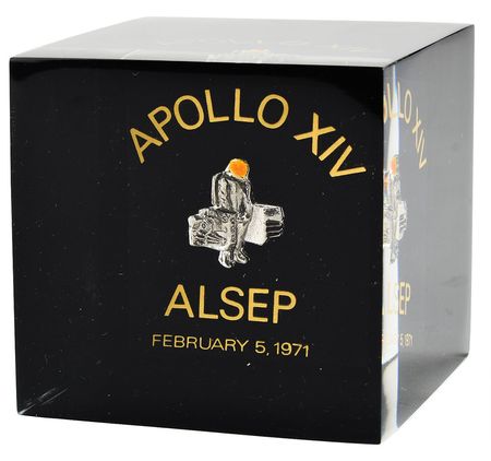 Lot #5227  Apollo 14 Orbit Flown Lunar Pin - Image 3