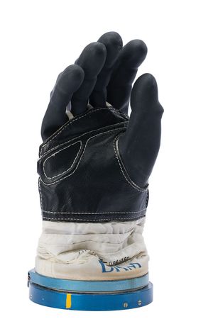 Lot #5343 Nikolai Budarin's Flown Mir Space Station Glove - Image 2