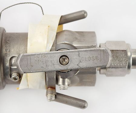Lot #5112  Apollo Ground Support LM Propellant Fill Line Disconnect - Image 5