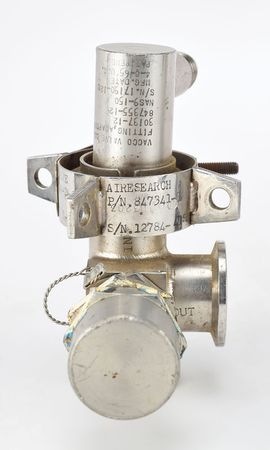 Lot #5106  Apollo Command Service Valves and Quick Disconnect Sensors - Image 3
