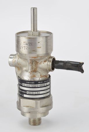 Lot #5106  Apollo Command Service Valves and Quick Disconnect Sensors - Image 4