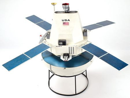 Lot #5085  Viking 1 Orbiter Model - Image 4