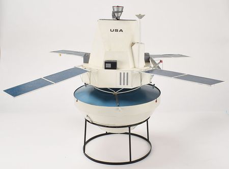 Lot #5085  Viking 1 Orbiter Model - Image 7