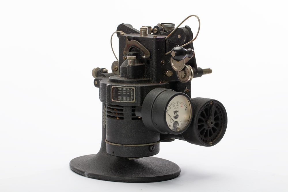 Antique Bell & Howell 16mm Movie Projector | RR Auction