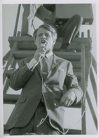 Lot #93 Robert F. Kennedy Signature Signature - Image 4